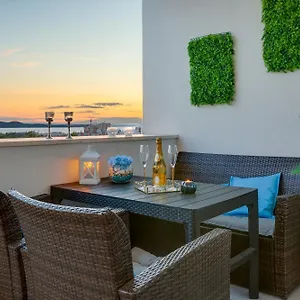 Stella Maris 2bdr, Balcony, Sea View, Garage, Bbq Appartement
